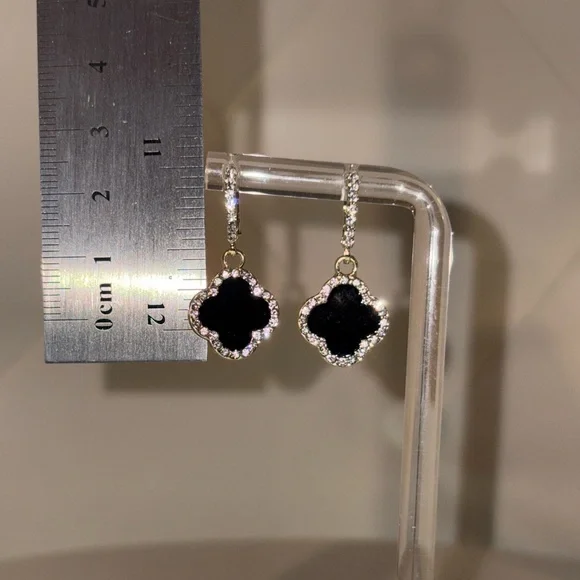 Elegant Black & Gold Crystal Clover Hoop Earrings - Picture 3 of 6